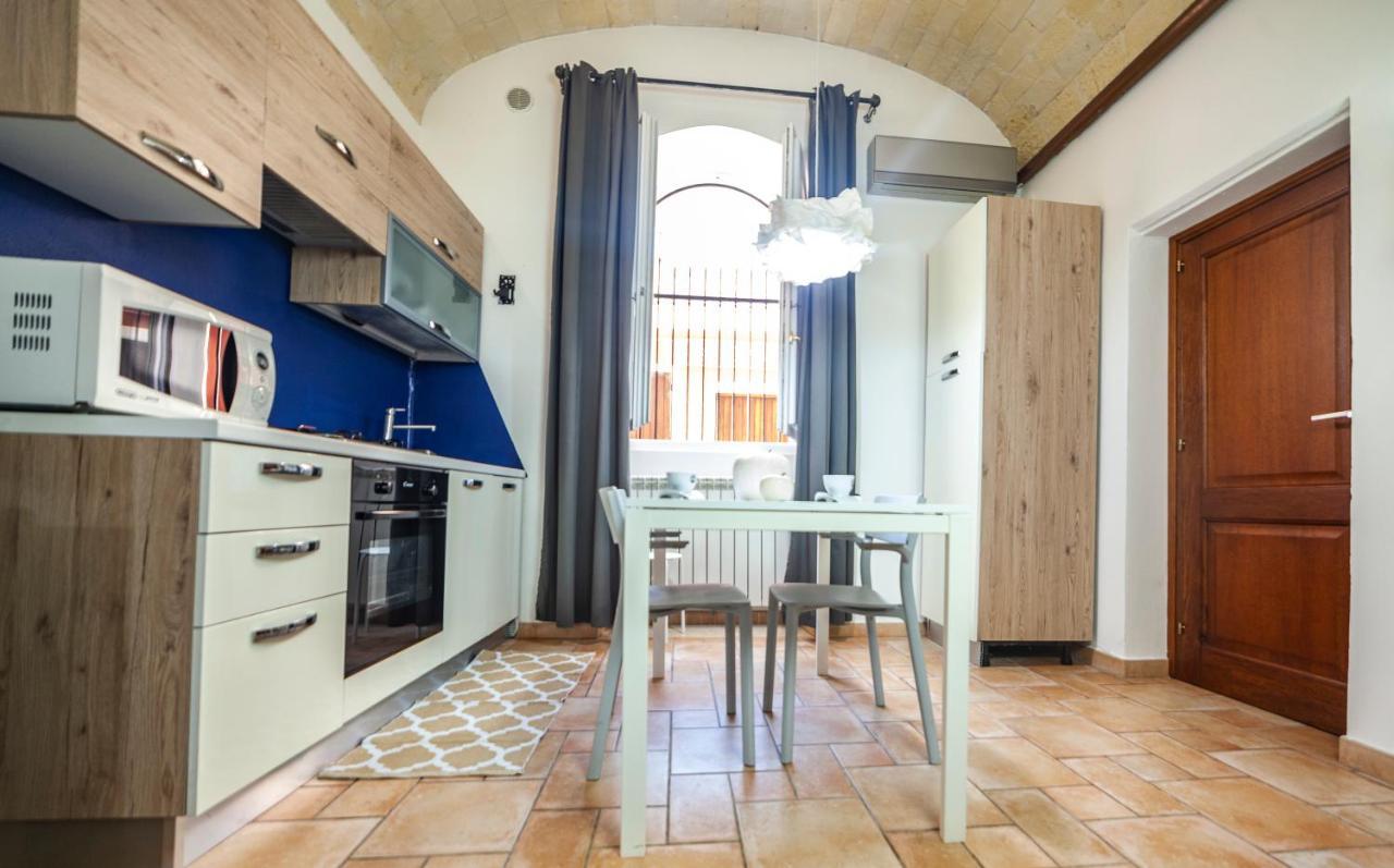 Suite Home Al Centro Di סאסארי מראה חיצוני תמונה