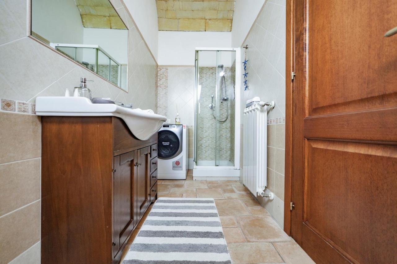 Suite Home Al Centro Di סאסארי מראה חיצוני תמונה