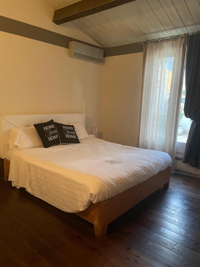 Suite Home Al Centro Di סאסארי מראה חיצוני תמונה